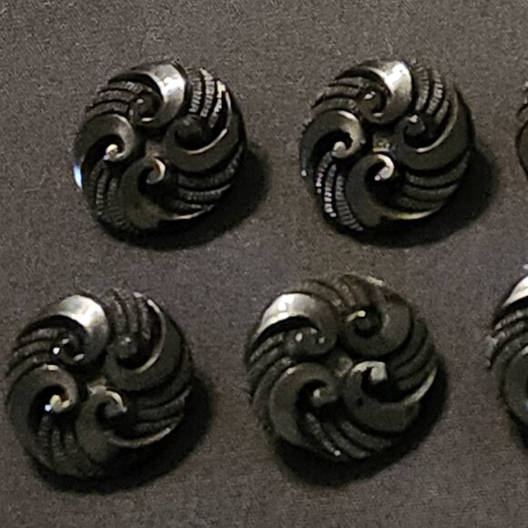 Antique/Vintage Lot of 8 Black Buttons Bakelite ? Casein ? Celloid ? Plastic ? - Picture 5 of 12